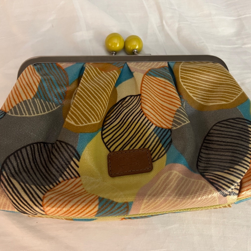 Fossil clutch